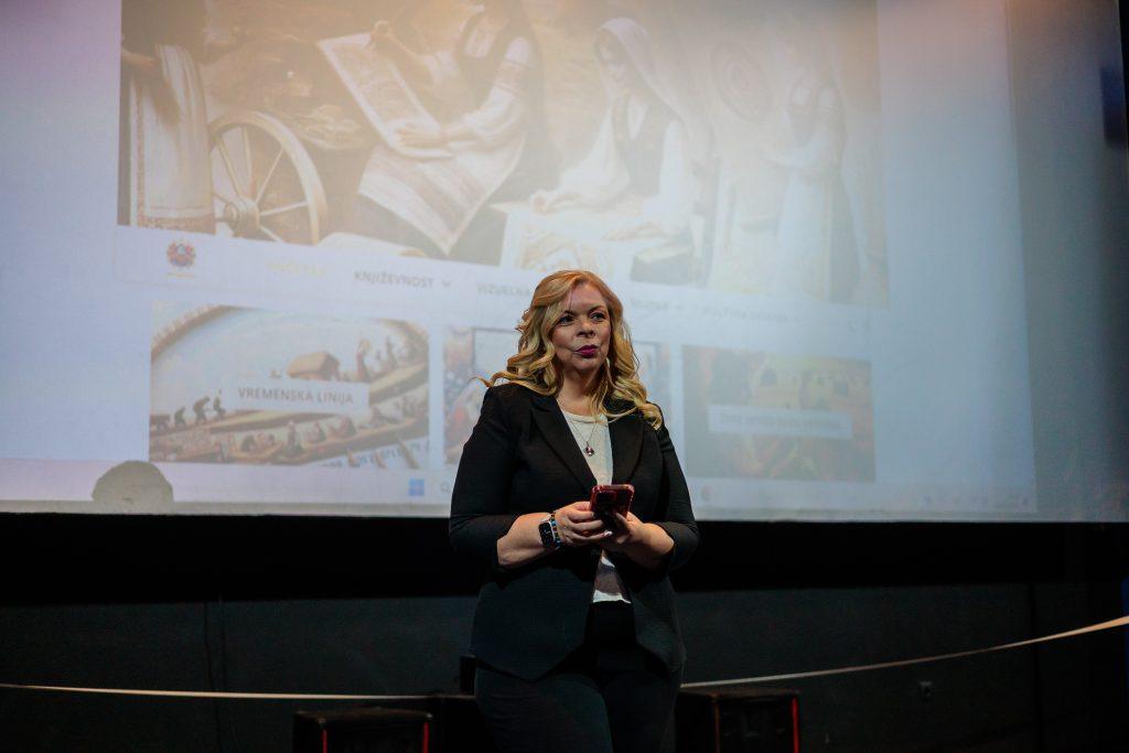 Sandra Iršević pre prezentacije projekata.